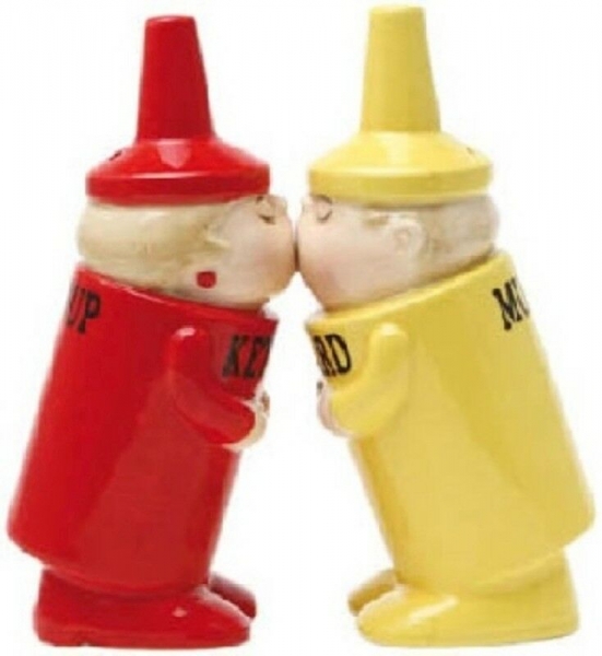 Salz und Pfefferstreuer Ketchup an Mustard