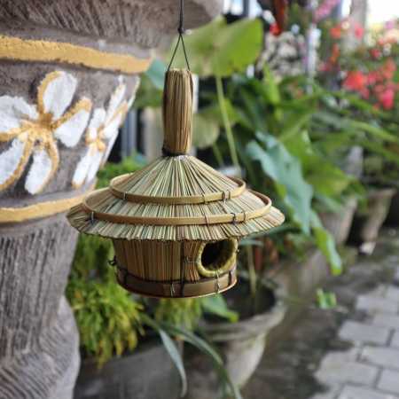 Kleines rundes Seegras Vogelhaus