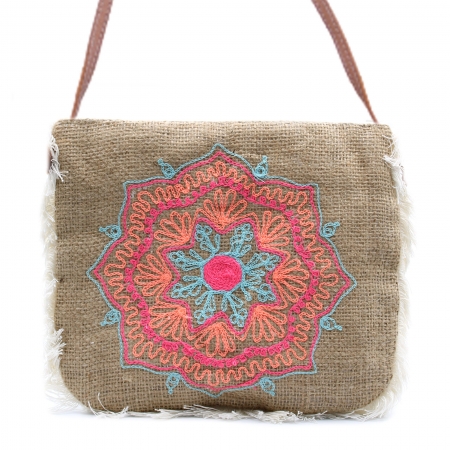 Fransentasche Mandala bestickt